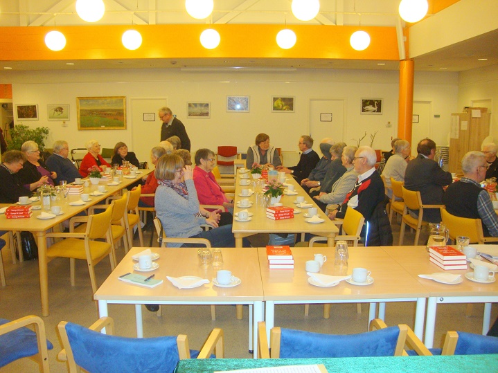 Et vue ud over en del af aftenens deltagere. Foto: F.P.