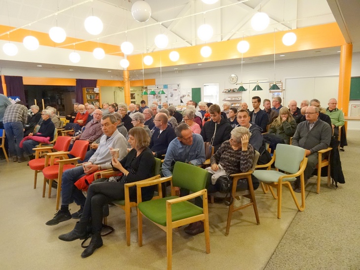Vue ud over aftenens mange fremmødte. Foto: F.P.