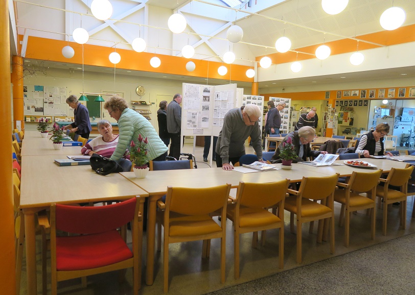 Der var stor interesse for det fremlagte materiale. Foto: F.P.
